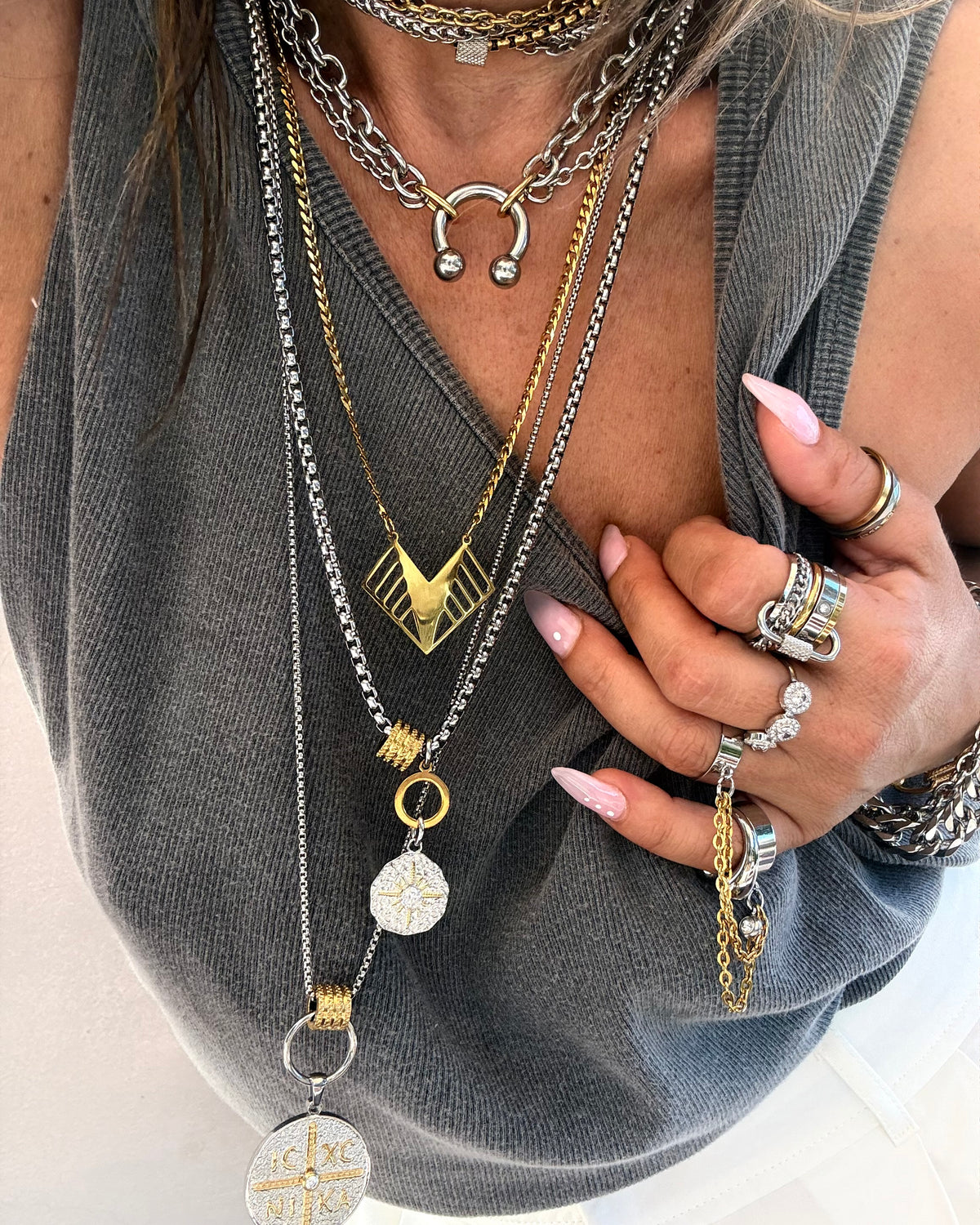 EMBLEM NECKLACE