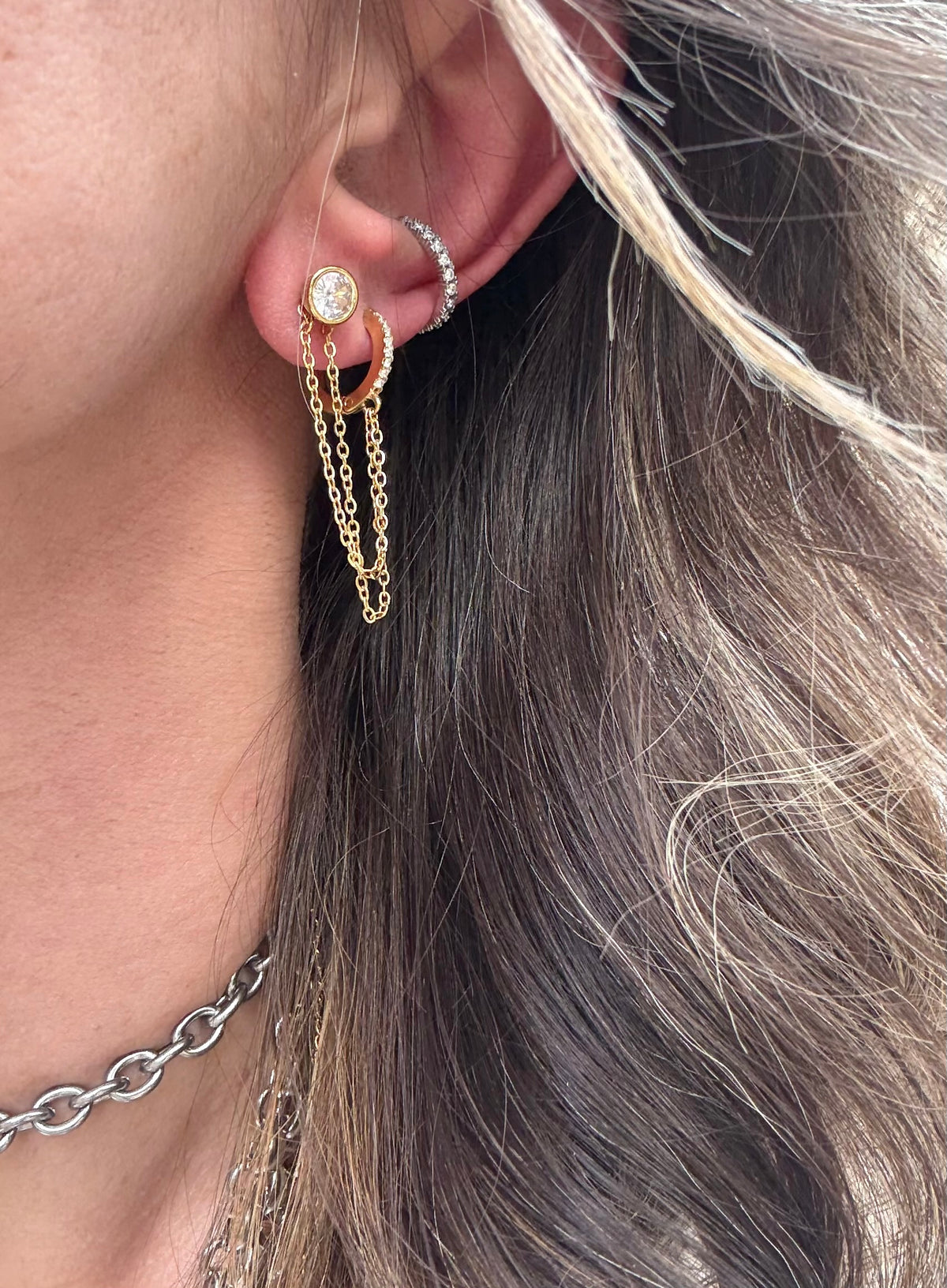 DOUBLE CHAIN GLOW - ONE PIECE EARRING