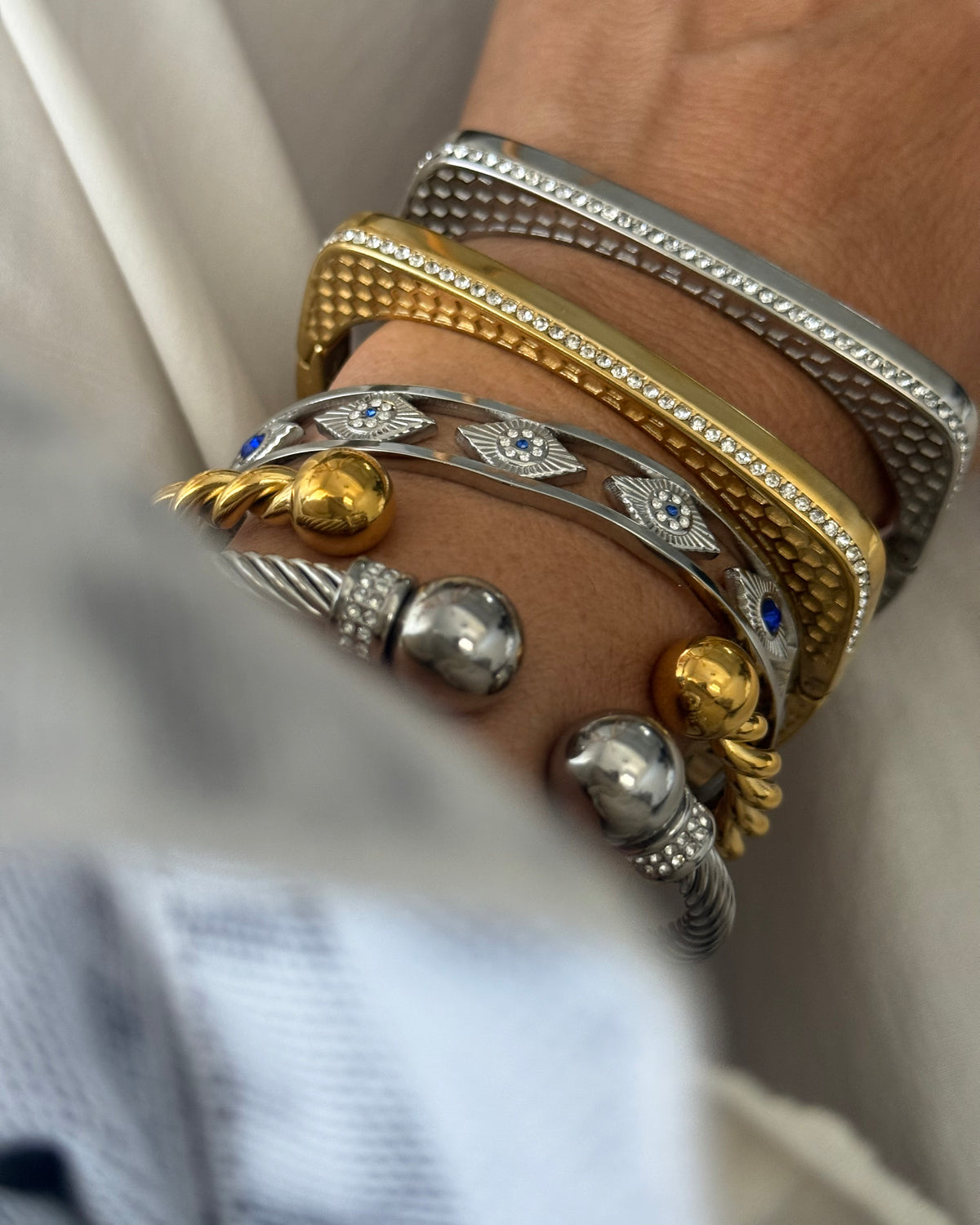 BLUE EYE BANGLE