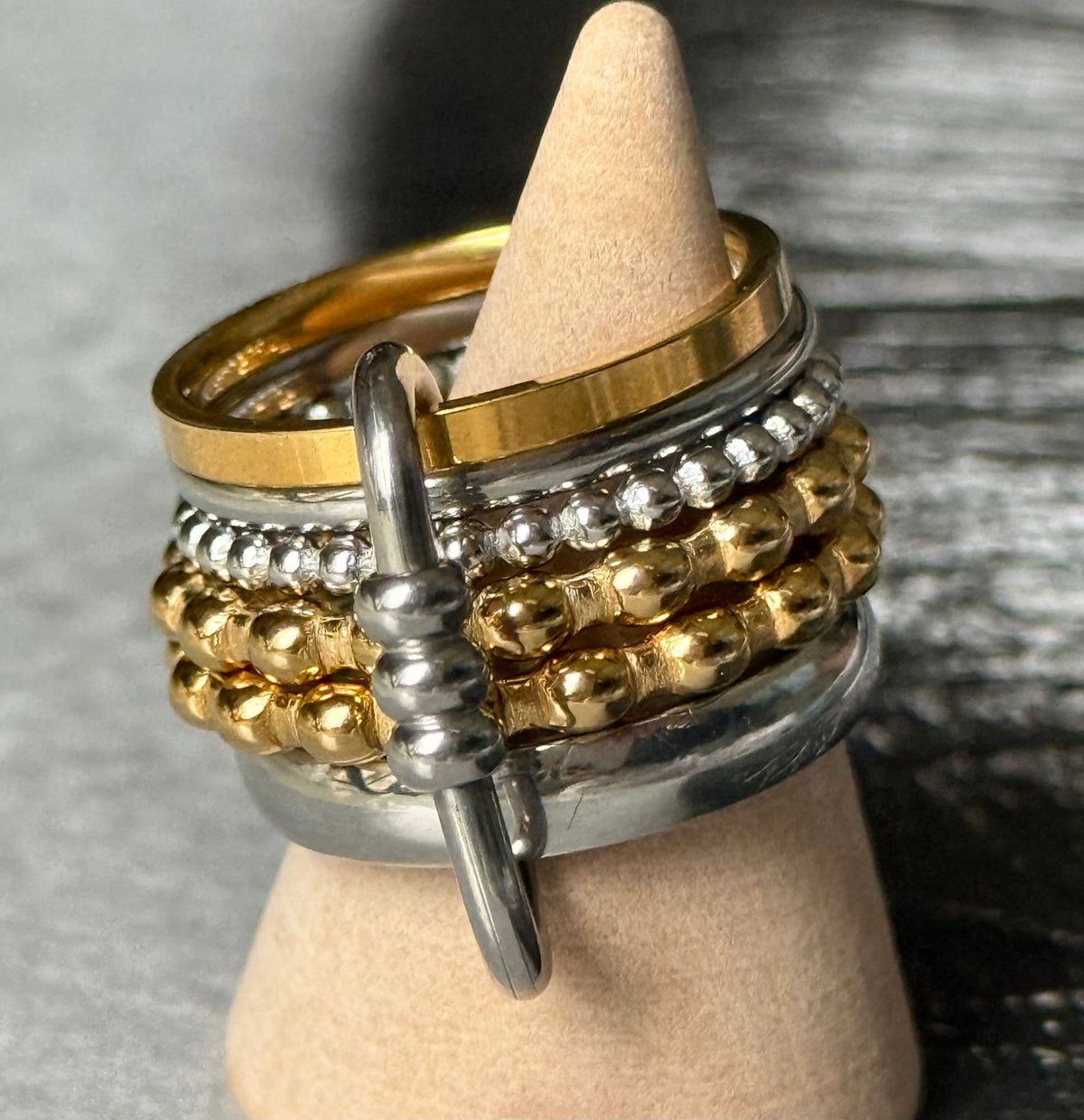BUBBLE CRUSH RING (SIZE 8)