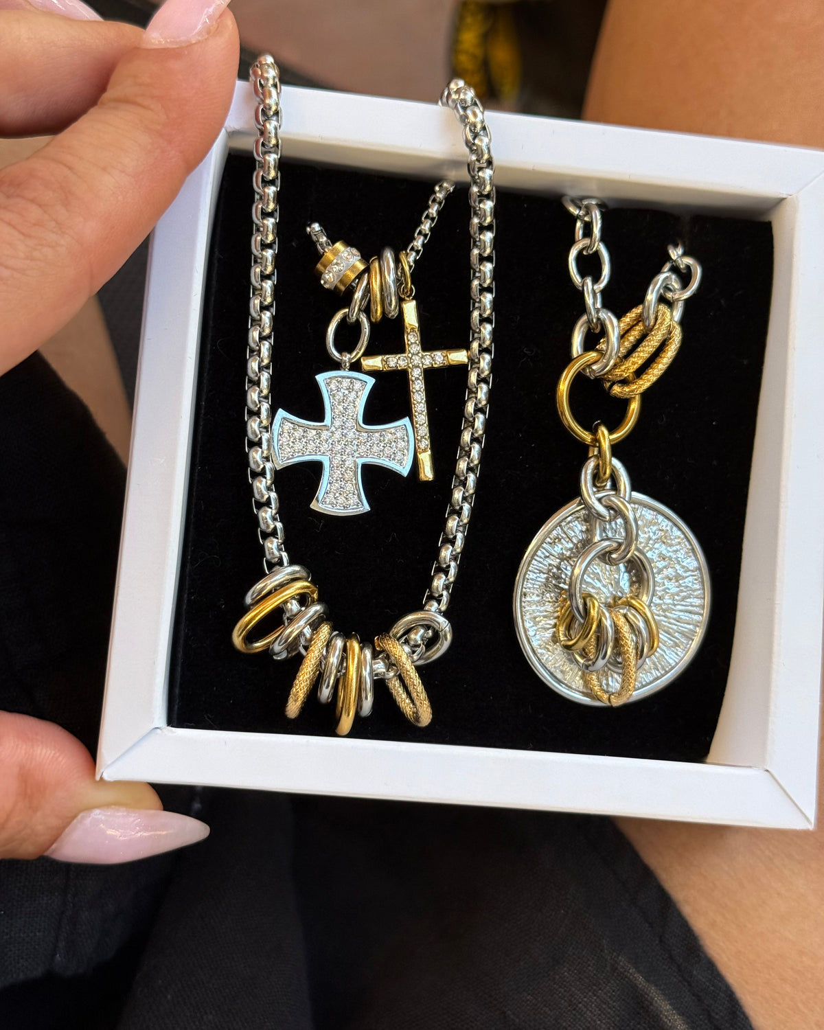 DOUBLE CROSS MIX NECKLACE