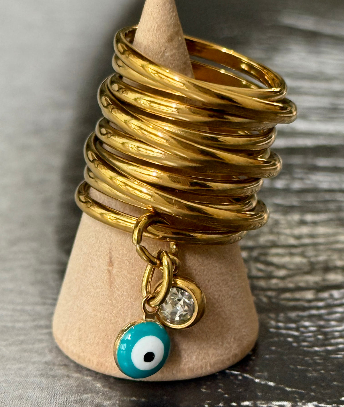 CHEVALIER SPIRAL CHARM RING (SIZE 6 )