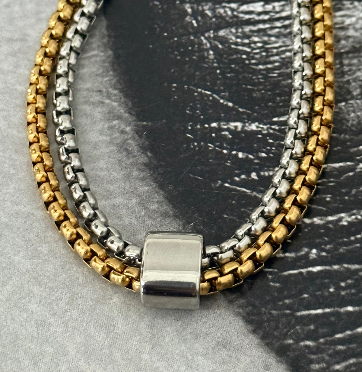 DUAL BOX CHOKER BRACELET