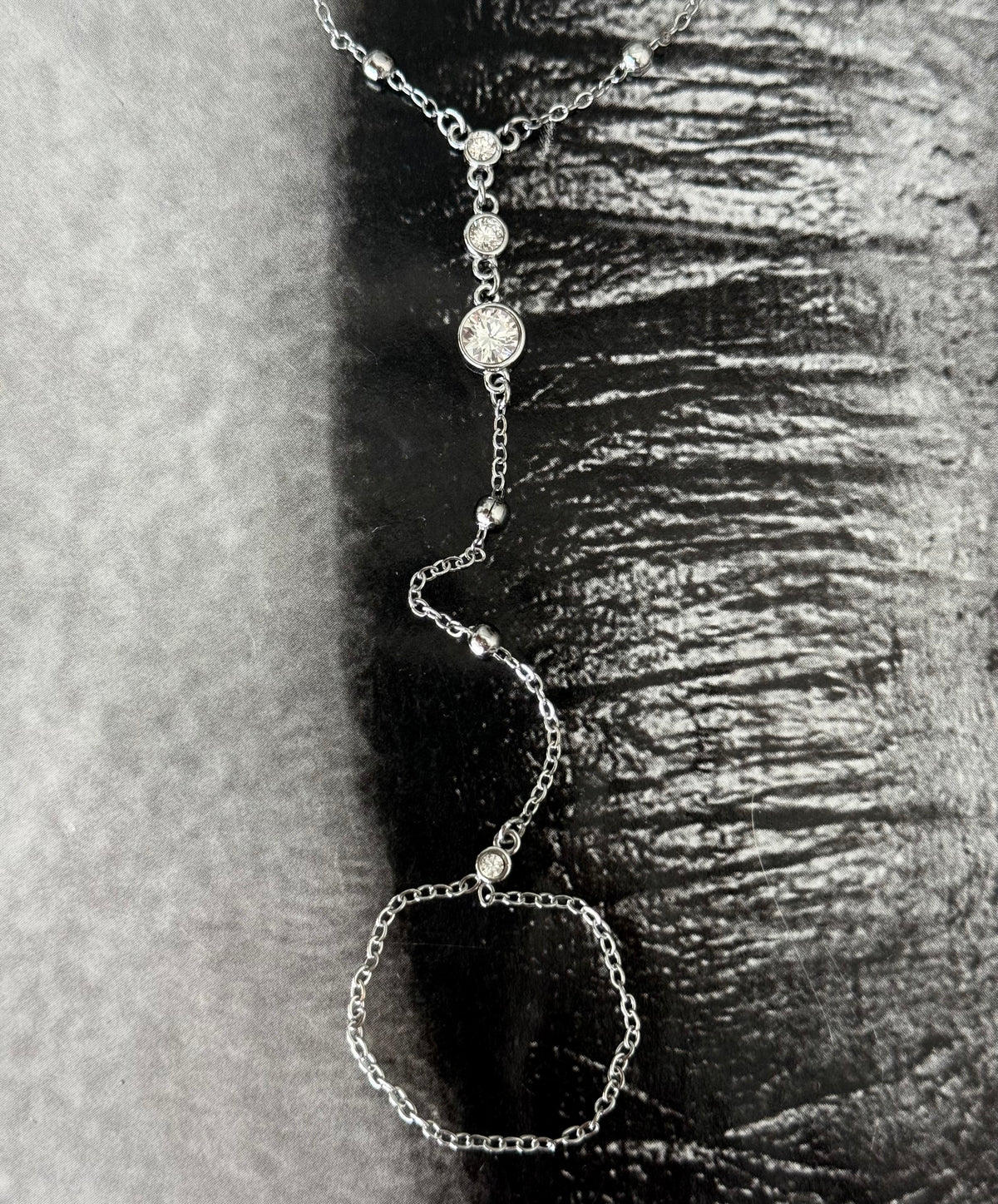 SILVER HAND RING