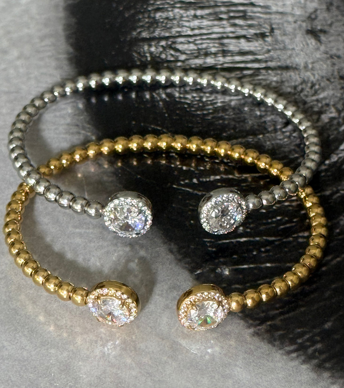 ELEGANT CRYSTAL CUFF