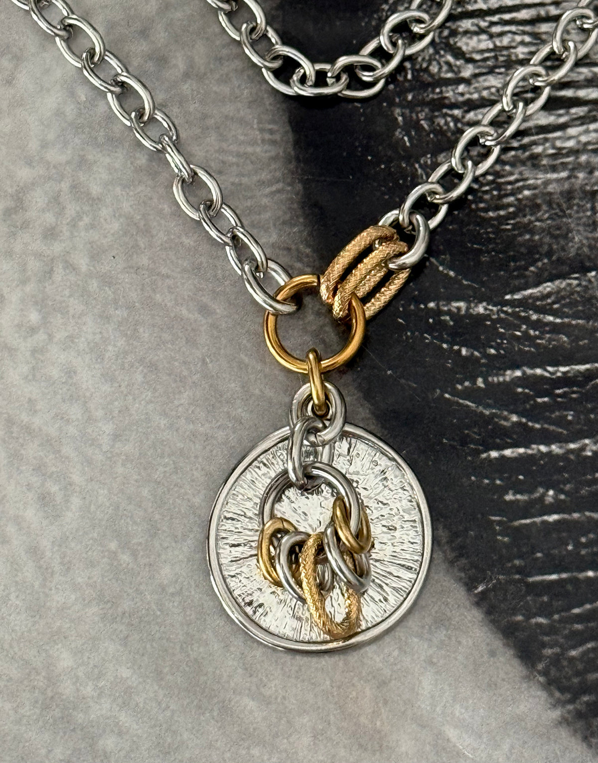 MIX MEDALLION NECKLACE
