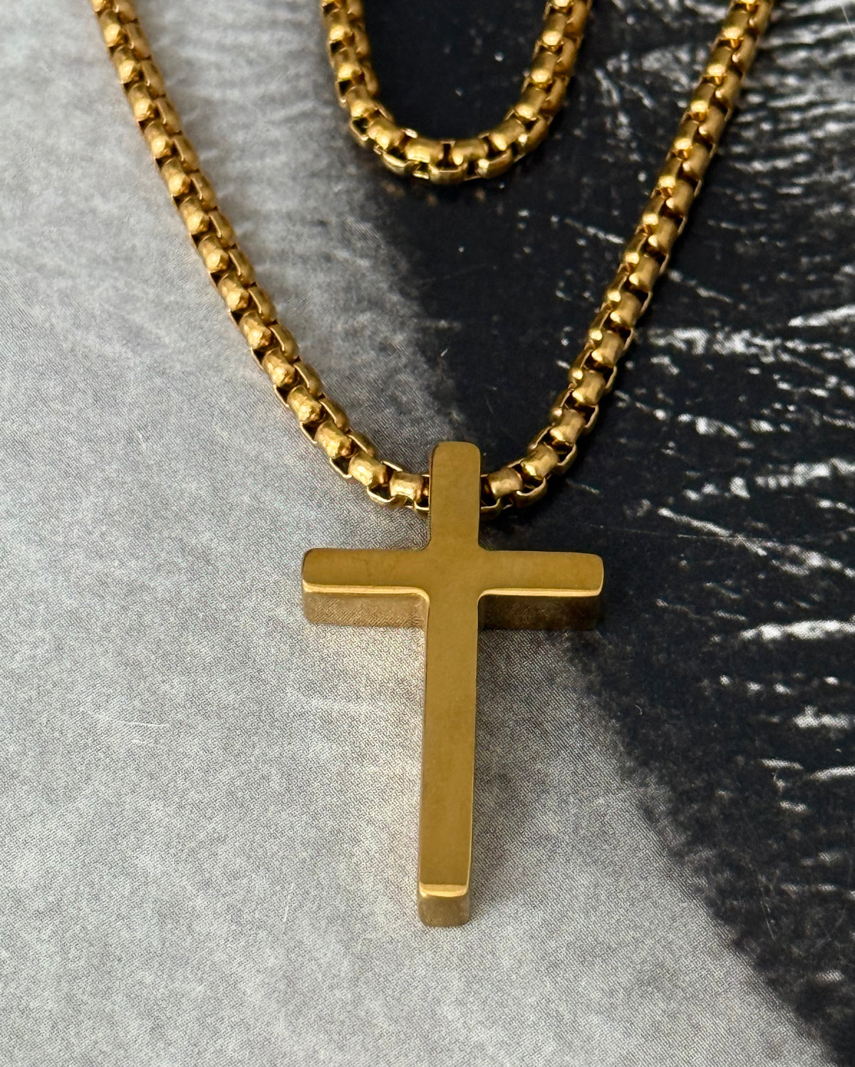 PURE CROSS GOLD NECKLACE