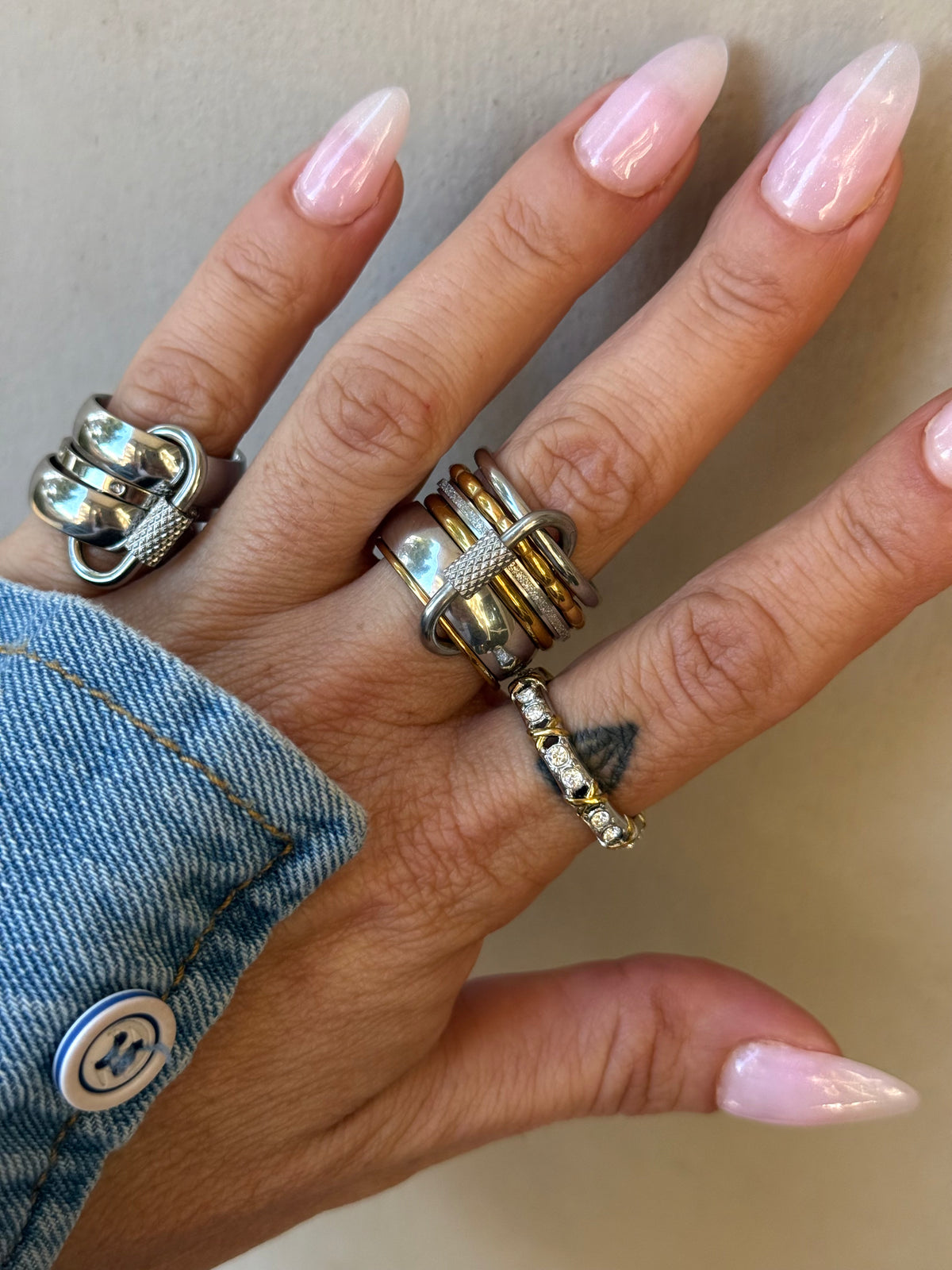 CHEVALIER SILVER RING   (SIZE 6)