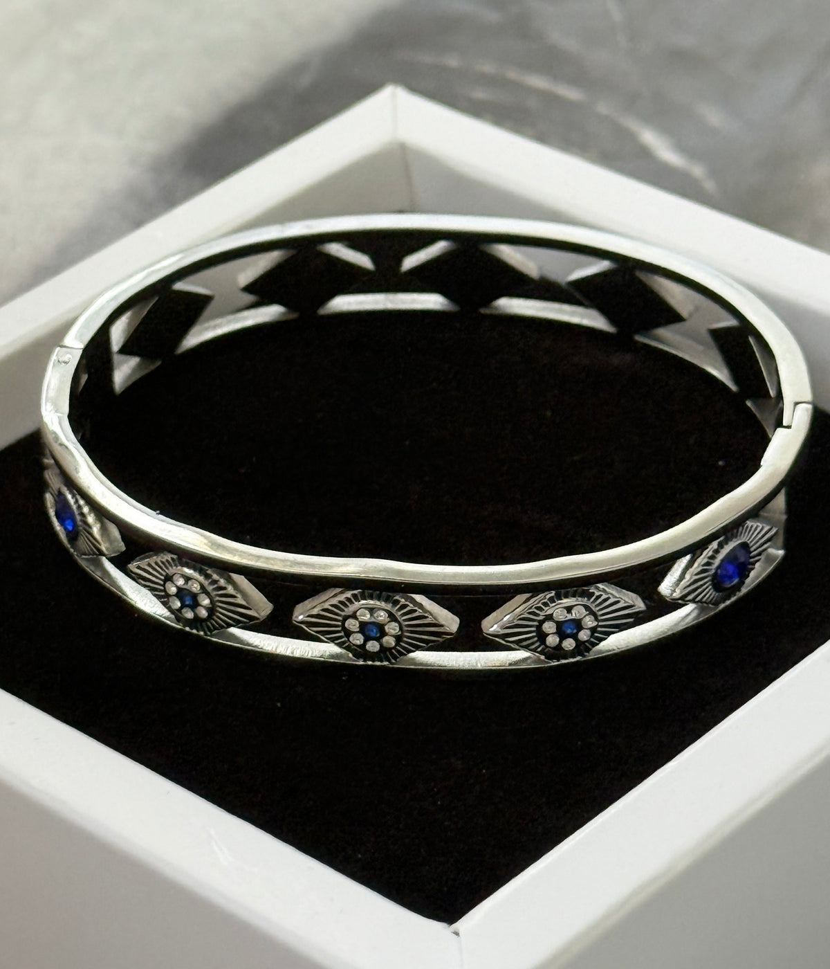 BLUE EYE BANGLE