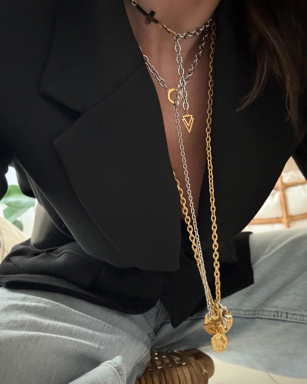 MINIMAL FLOW TIE NECKLACE