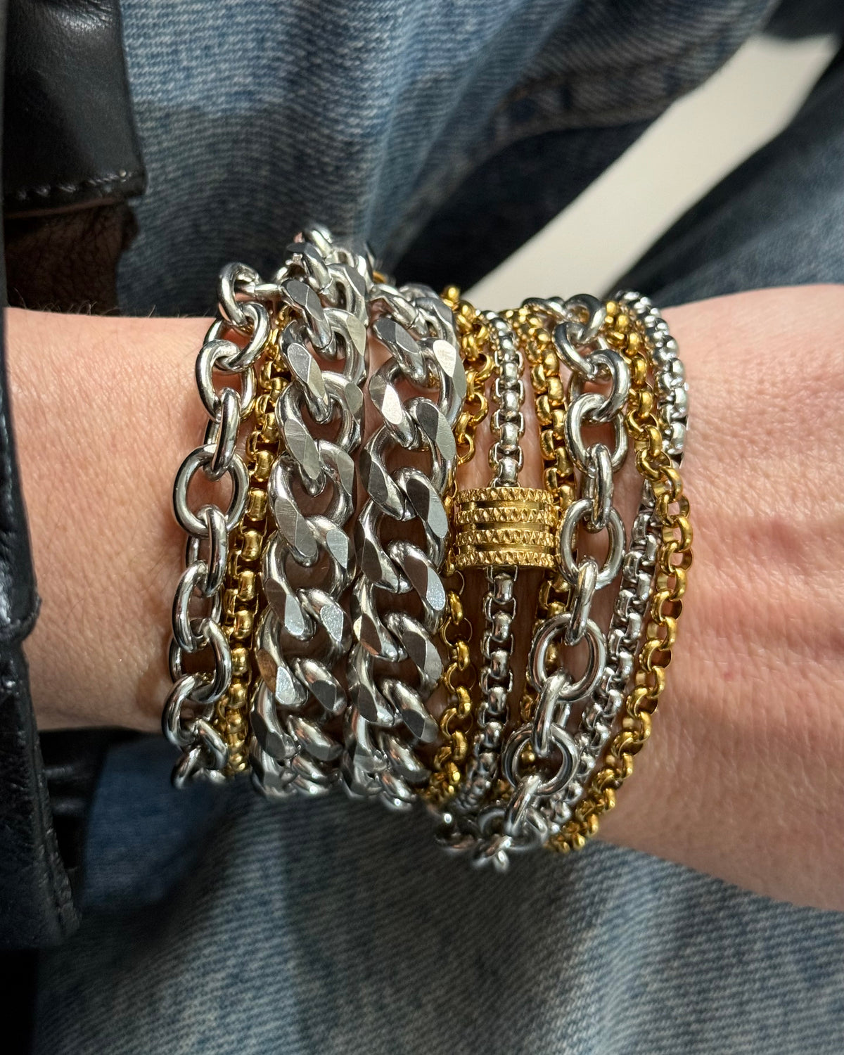 CHOKER & DOUBLE BRACELET