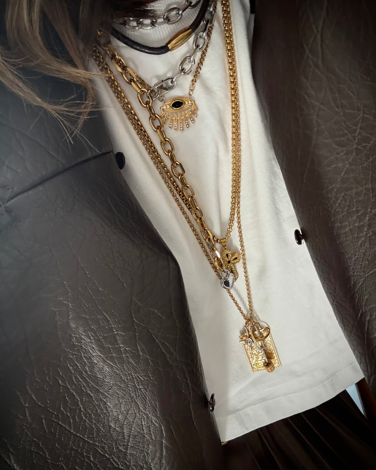 RADIANT CROSS NECKLACE