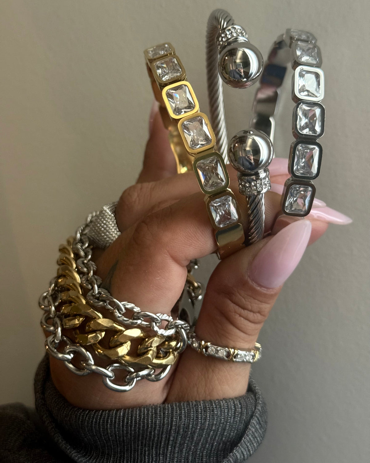 CRYSTAL EDGE BANGLE