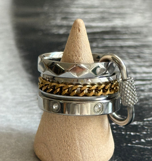 GOLD CHAIN STACK RING (SIZE 8)