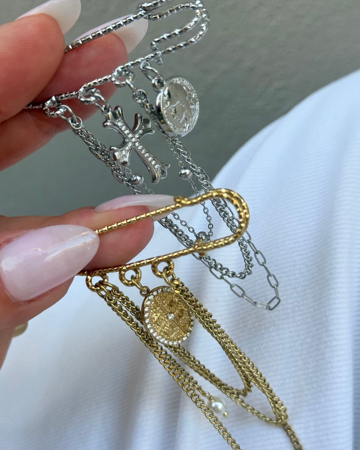 SILVER – CROSS CHAIN BROOCH