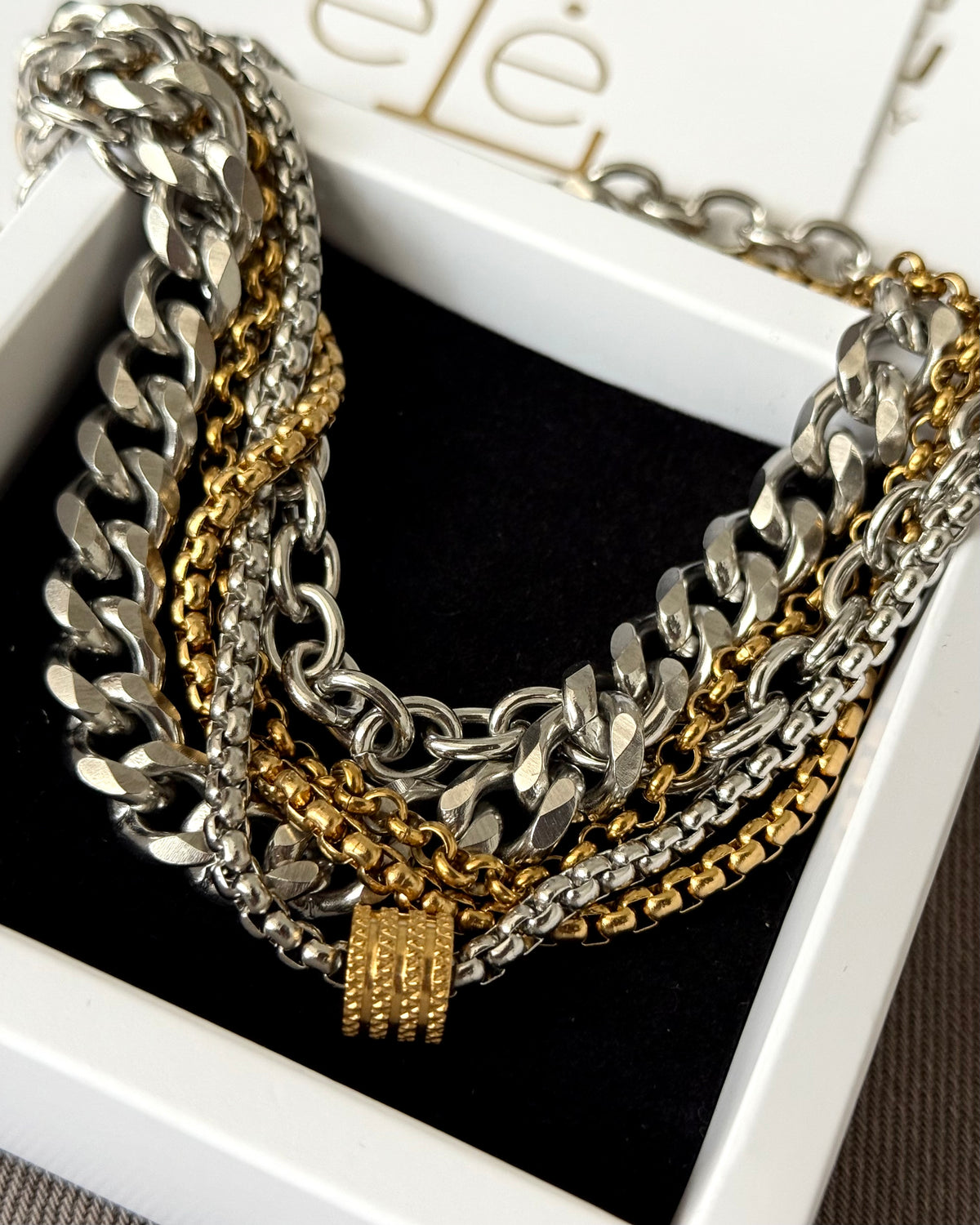CHOKER & DOUBLE BRACELET
