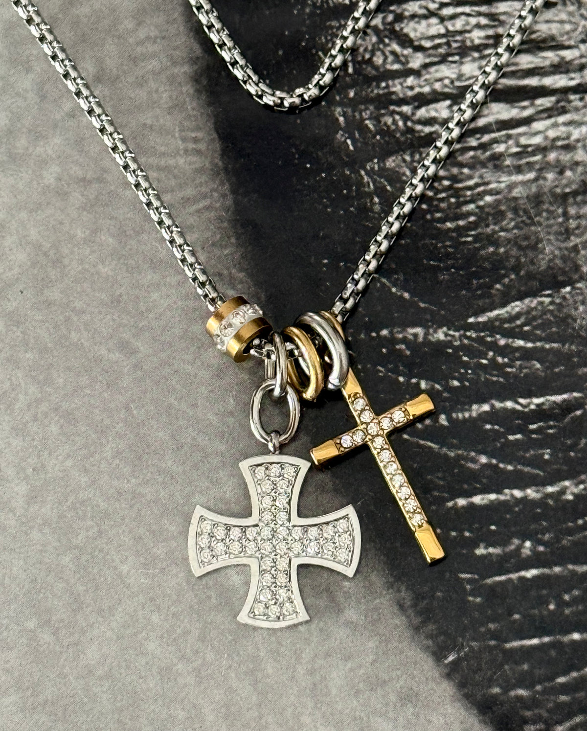 DOUBLE CROSS MIX NECKLACE