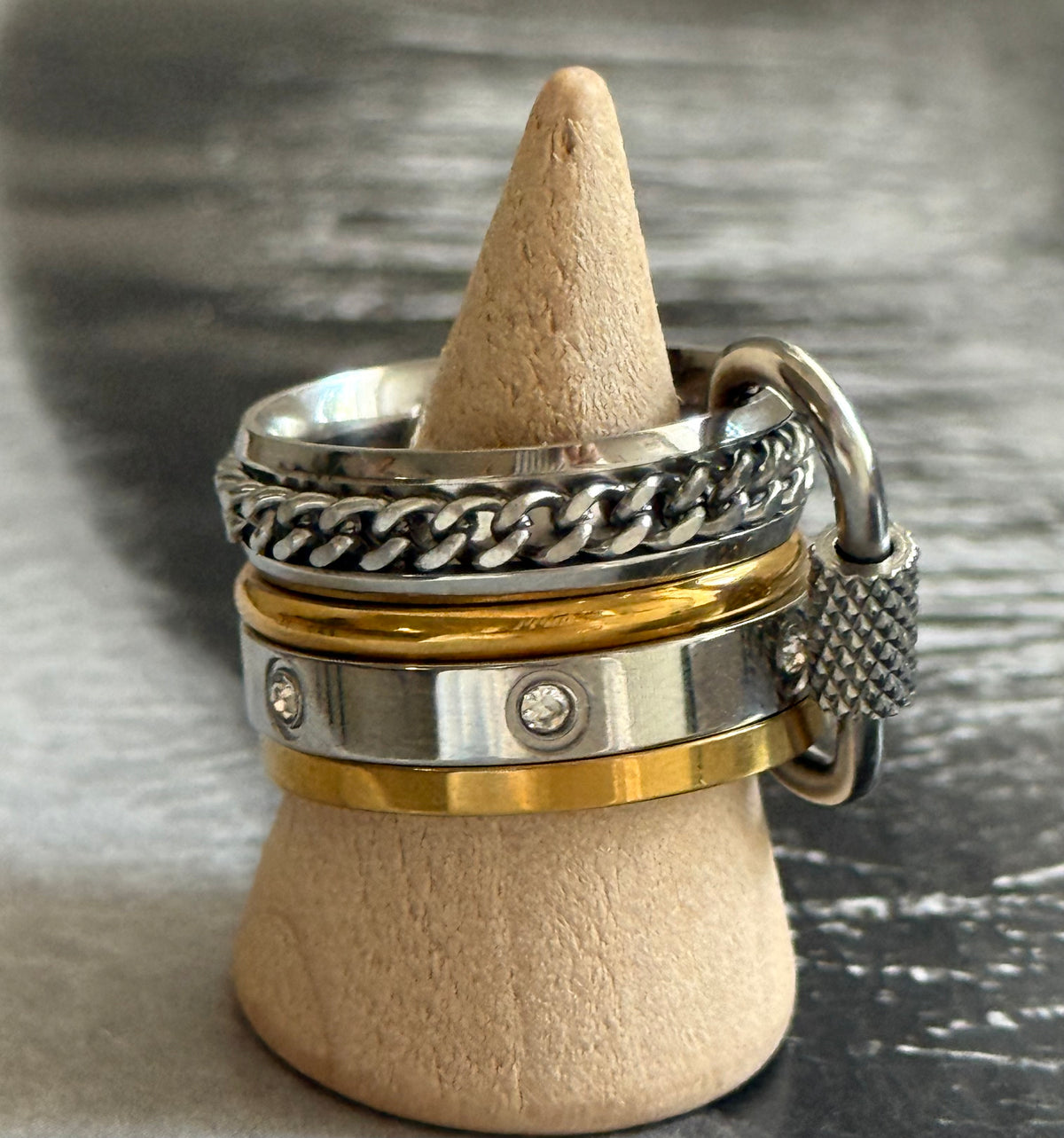 SILVER CHAIN STACK RING (SIZE 8)