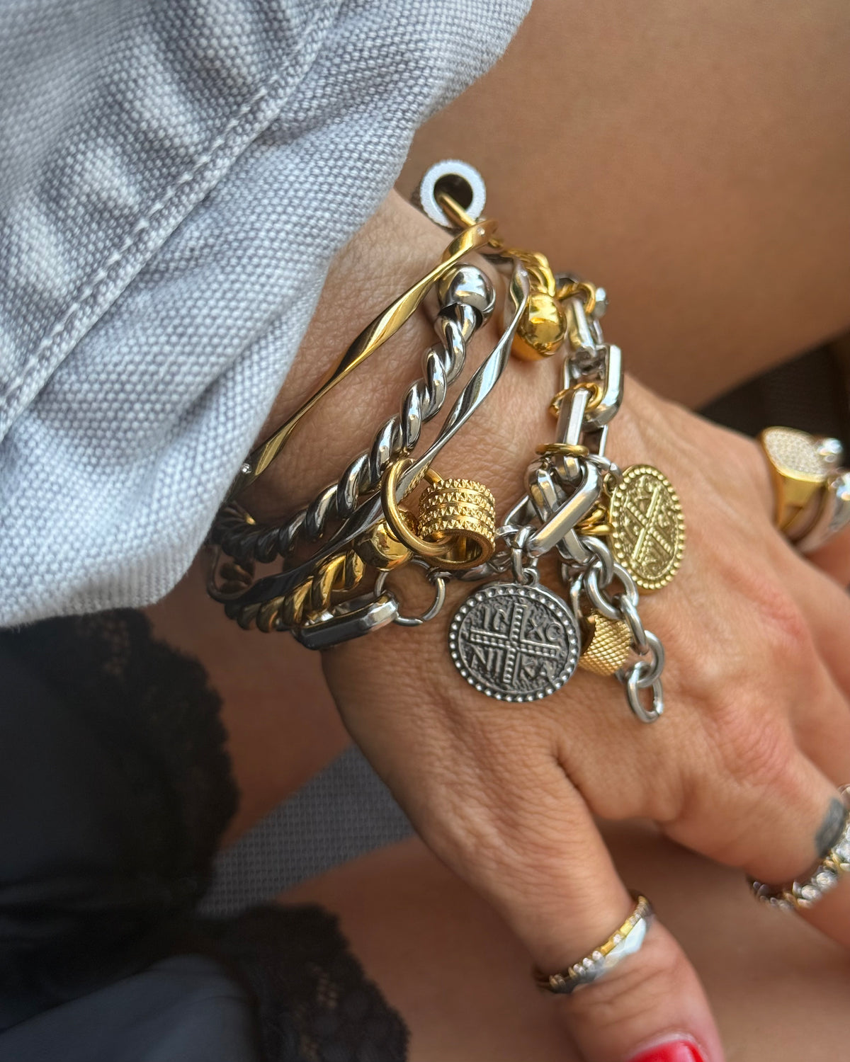 ROPE CUFF