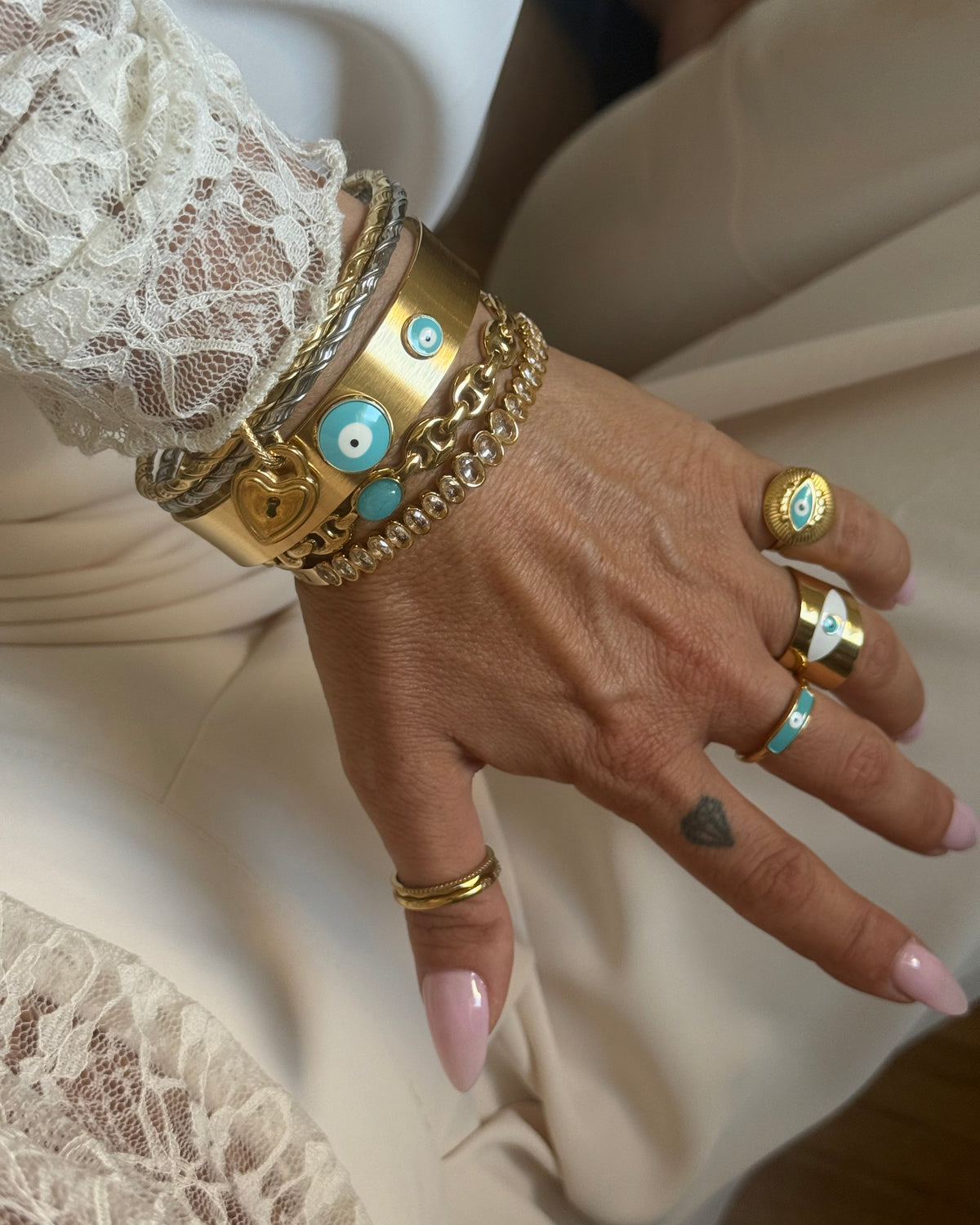 TURQUOISE LINK CUFF