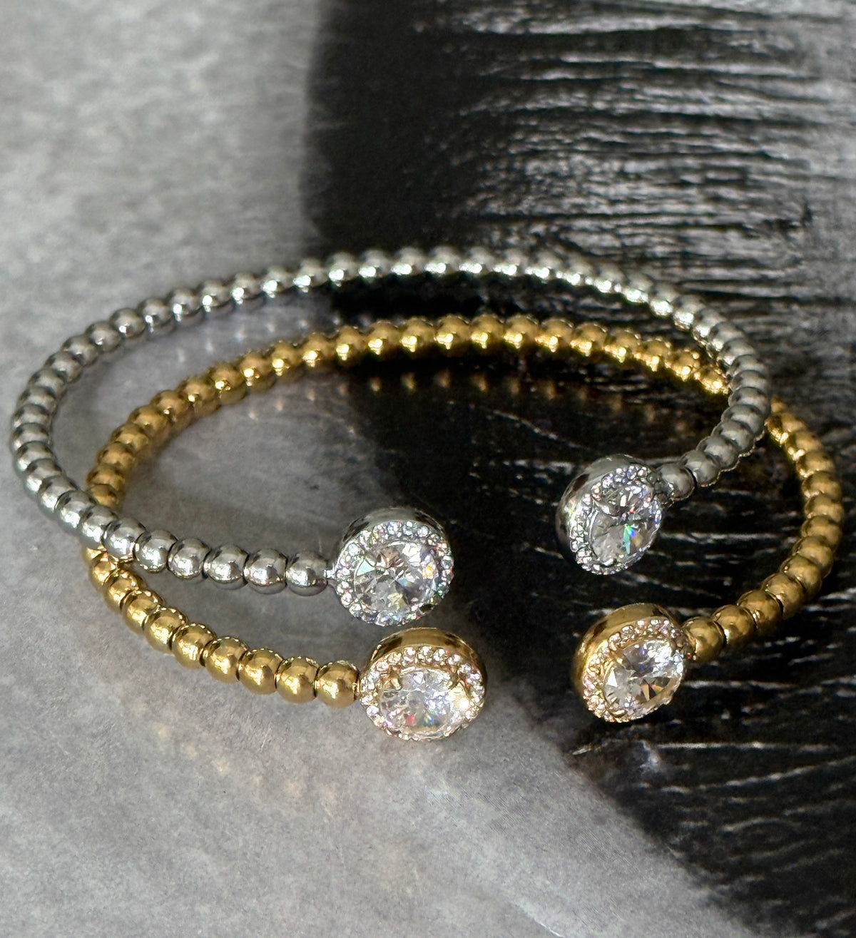 ELEGANT CRYSTAL CUFF