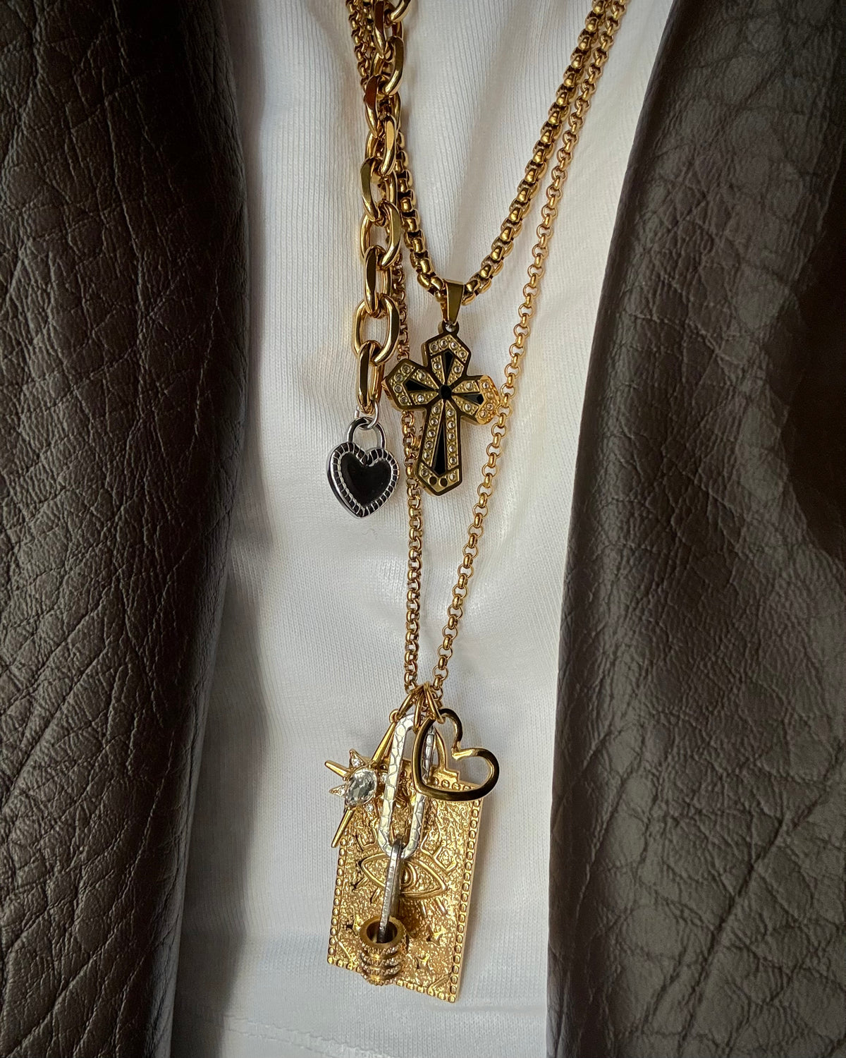 RADIANT CROSS NECKLACE