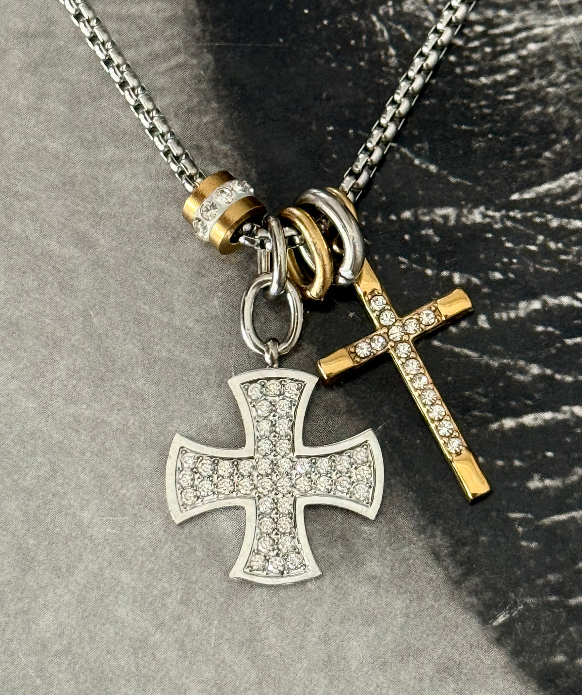 DOUBLE CROSS MIX NECKLACE