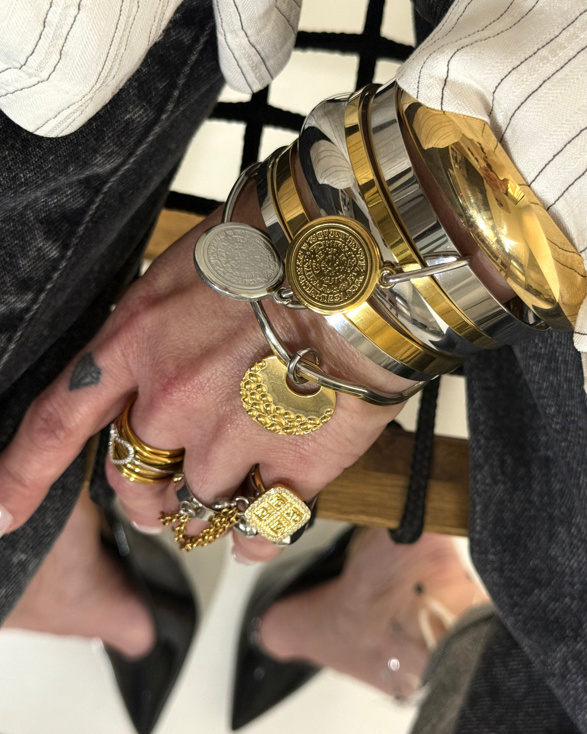ESSENTIAL BANGLE