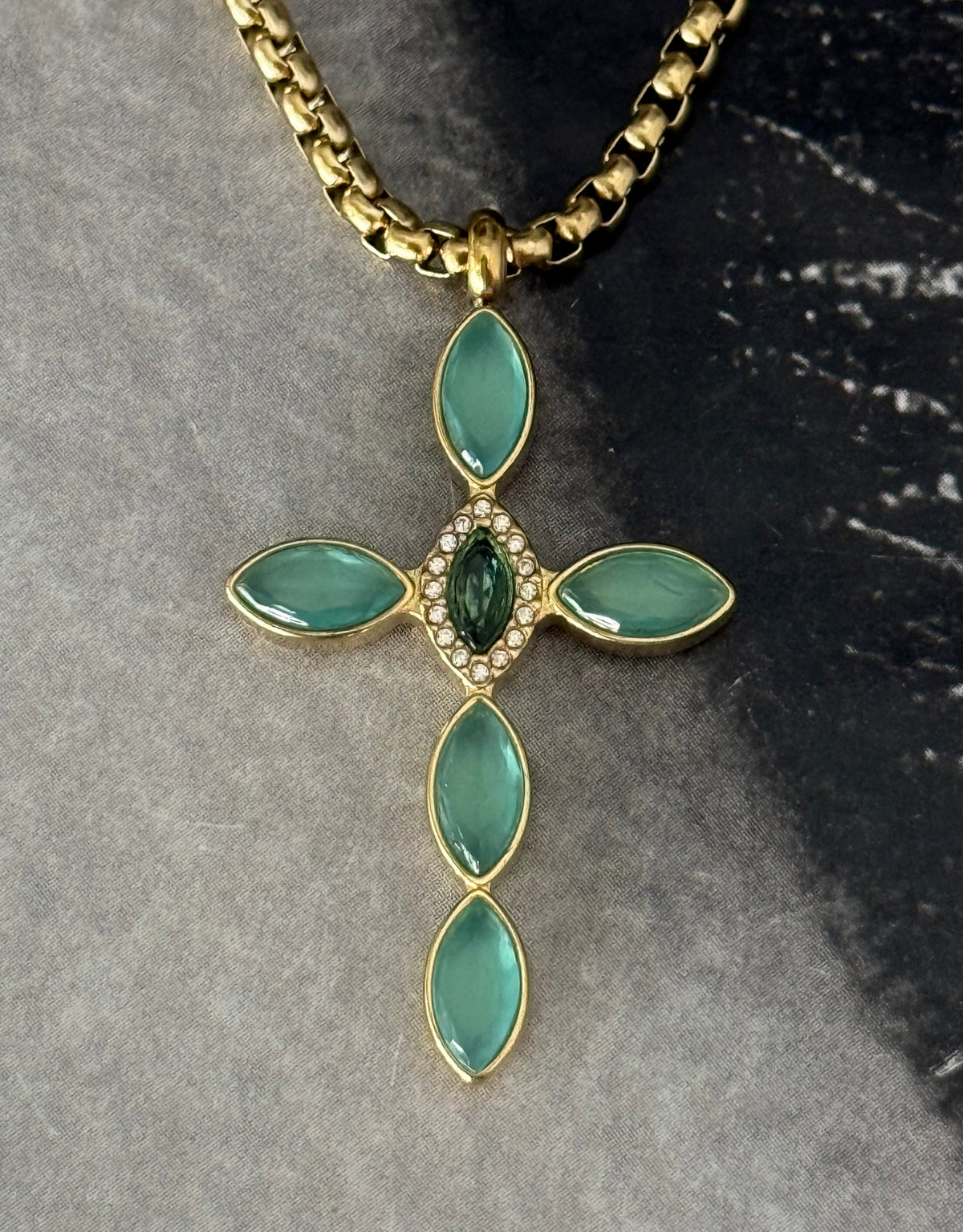 TURQUOISE GLOW CROSS NECKLACE