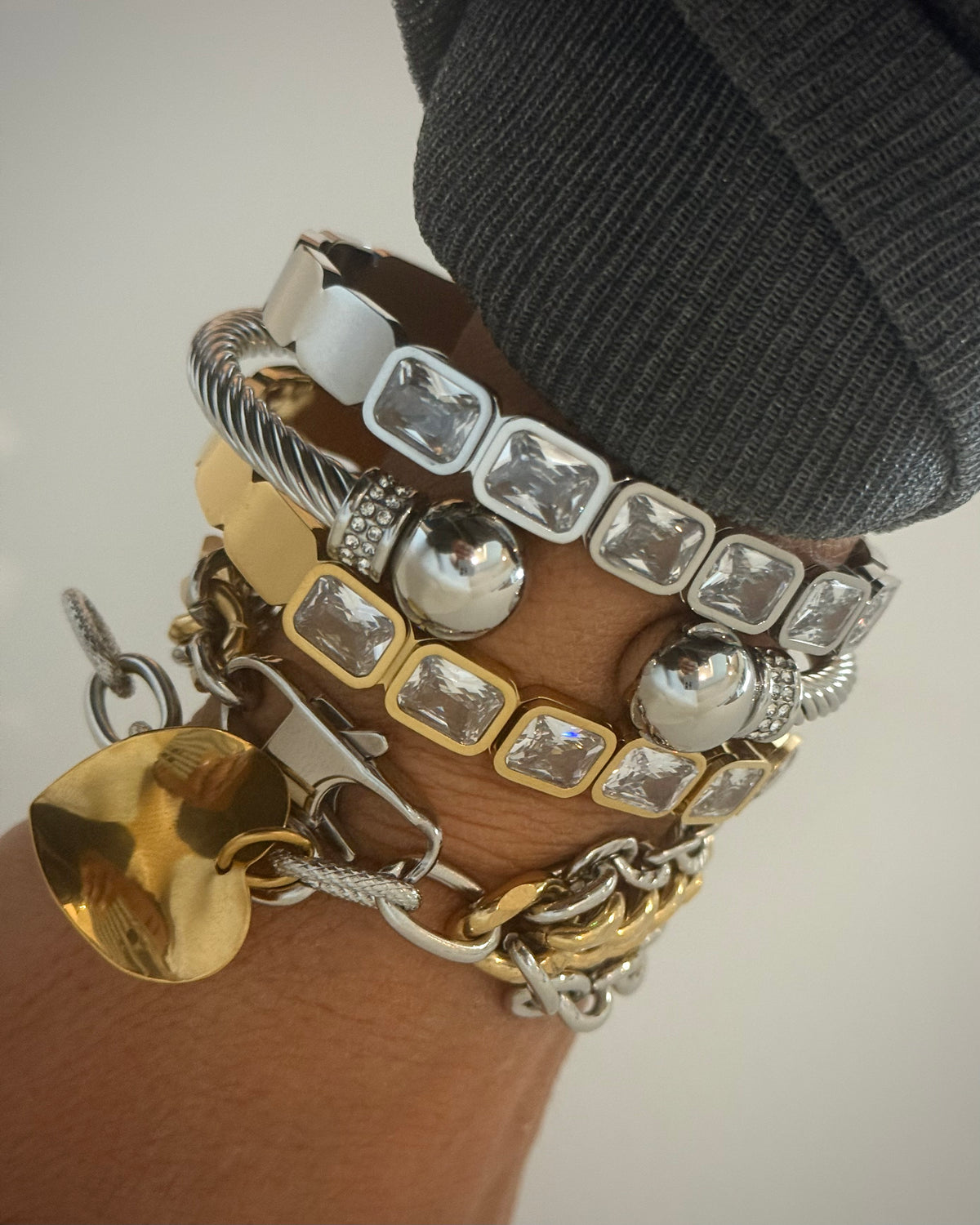CRYSTAL EDGE BANGLE