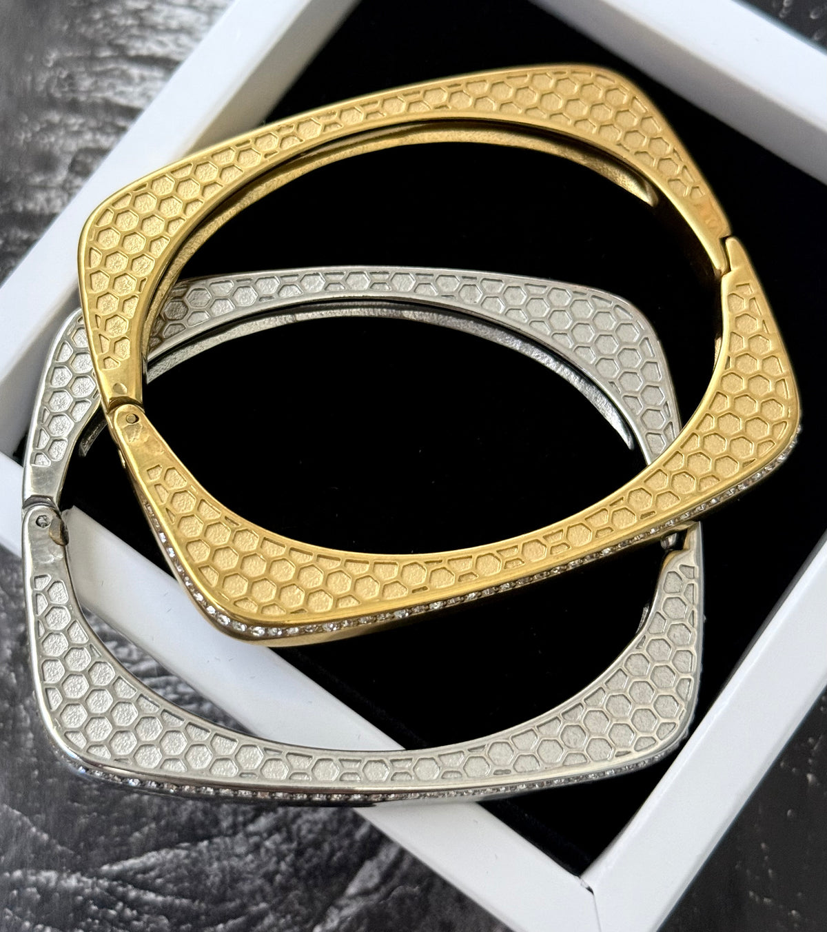 SQUARE RELIEF BANGLE