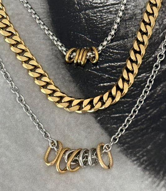 CONTRAST TRIPLE NECKLACE