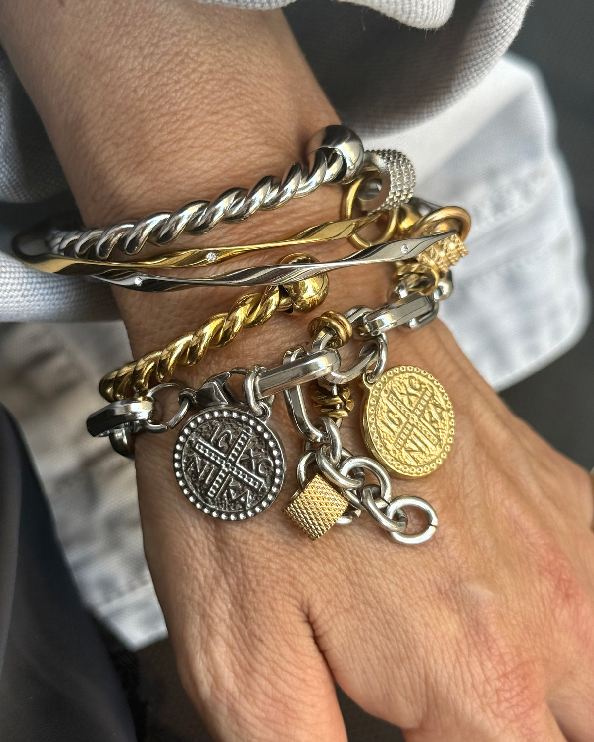 ROPE CUFF