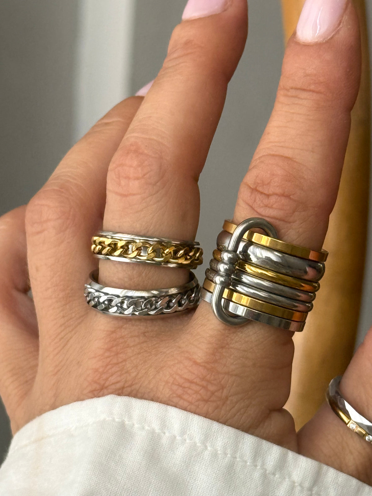 GOLD CHAIN RING