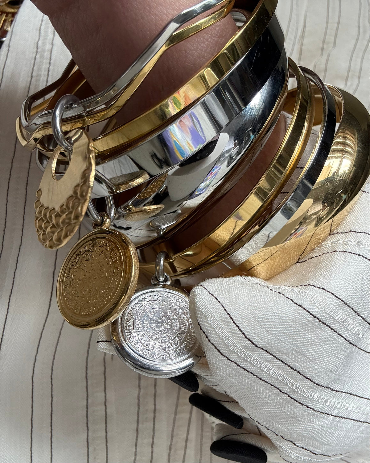 ESSENTIAL BANGLE