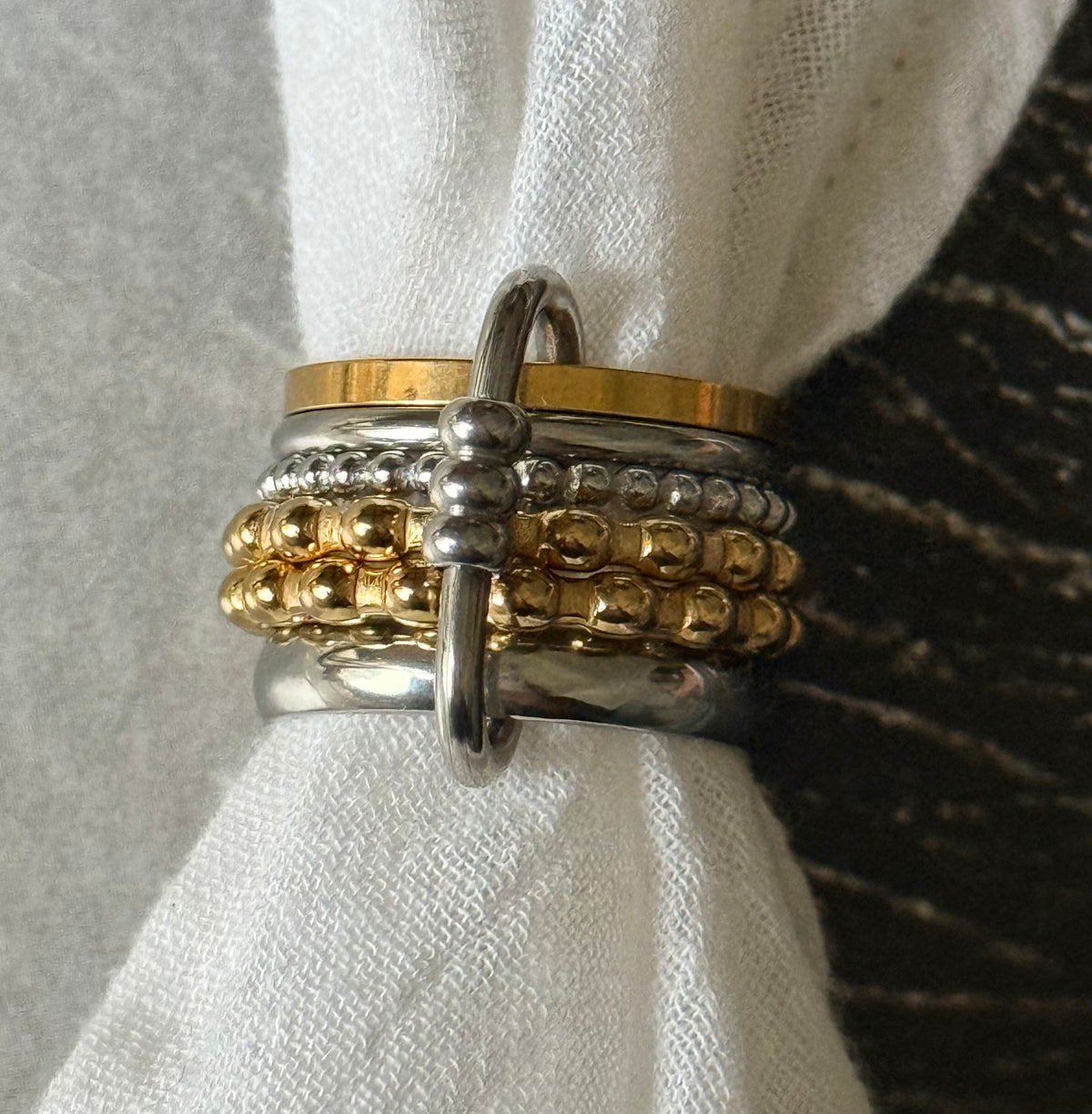 BUBBLE CRUSH RING (SIZE 8)