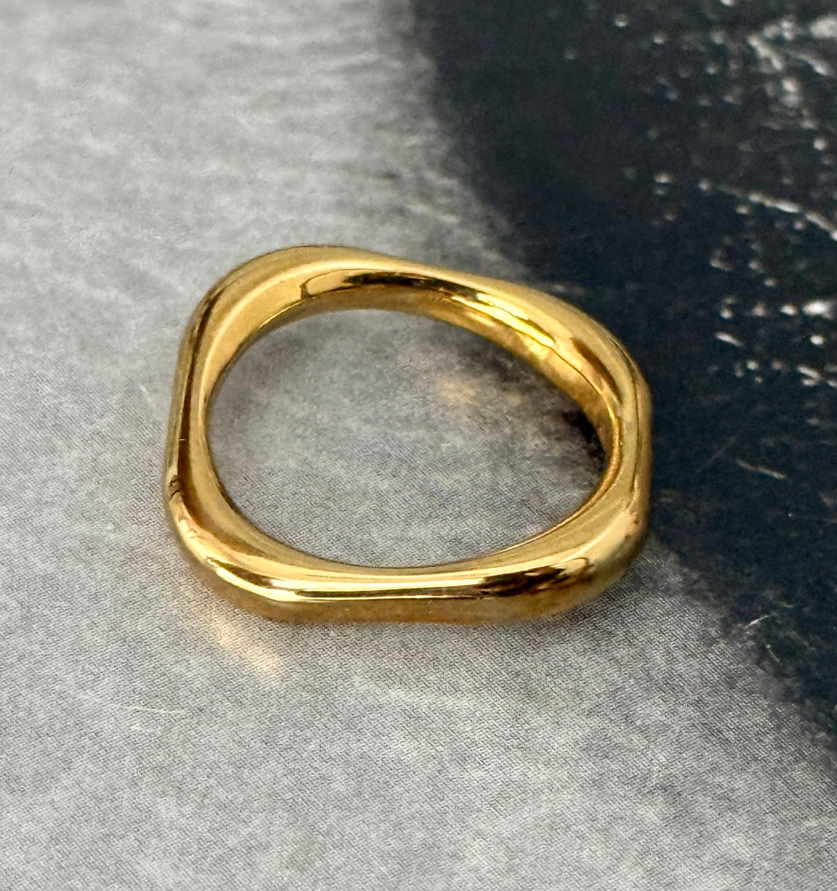 SQUARE GOLD MINIMAL RING
