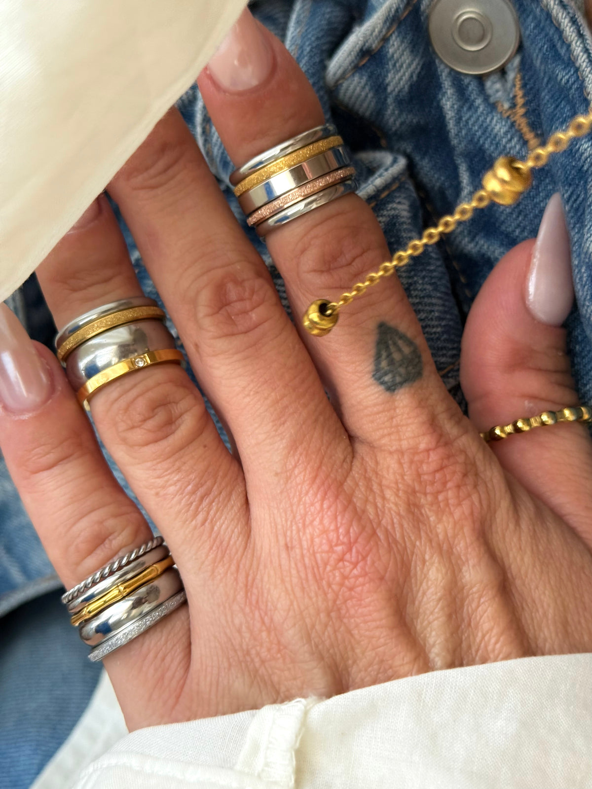 CHEVALIER TRIO GLOW RING (Size 5)